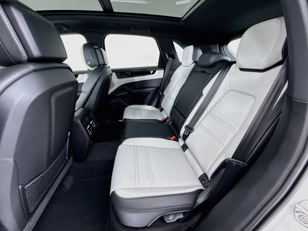 New 2026 Porsche Cayenne AWD/4WD image 24