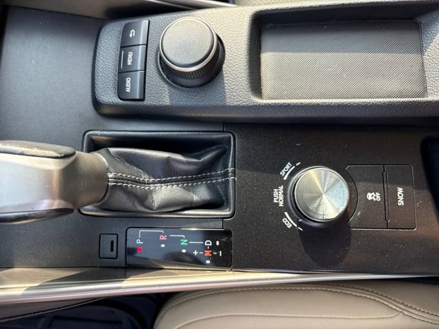 Used 2016 Lexus IS 200t RWD image 17