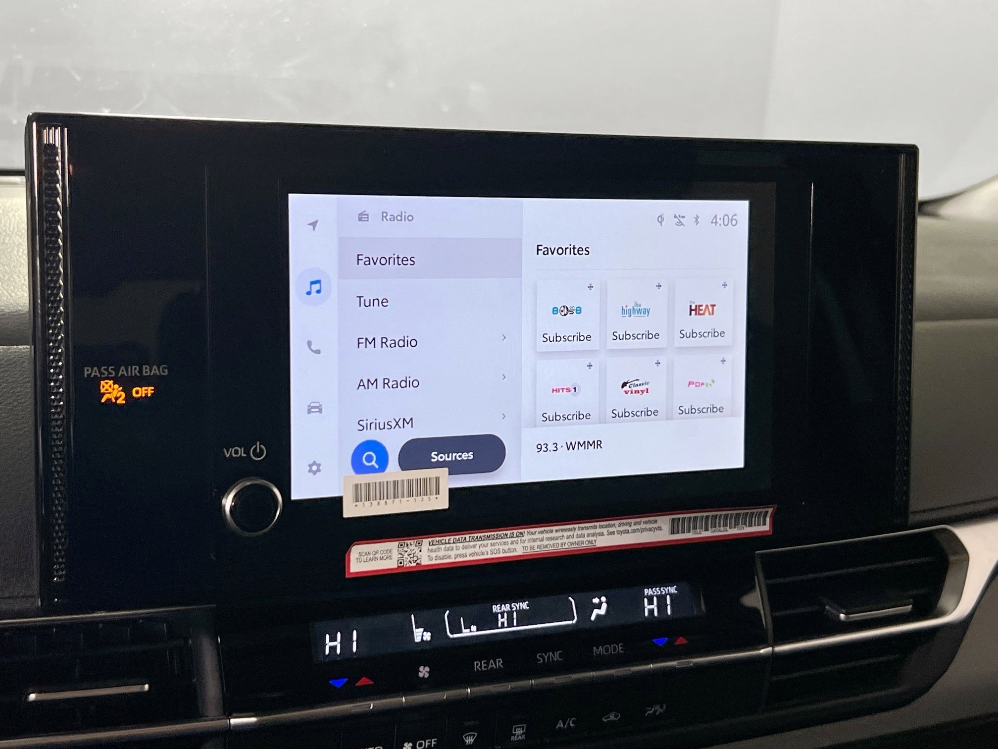 Used 2025 Toyota Sienna LE w/ LE Plus Package image 14