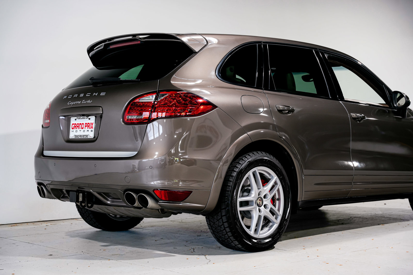 Used 2013 Porsche Cayenne Turbo AWD/4WD image 45