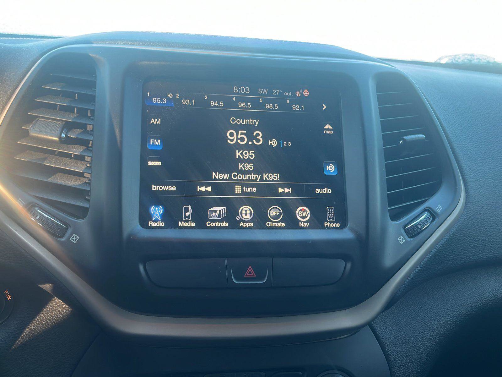 Used 2016 Jeep Cherokee Limited image 13