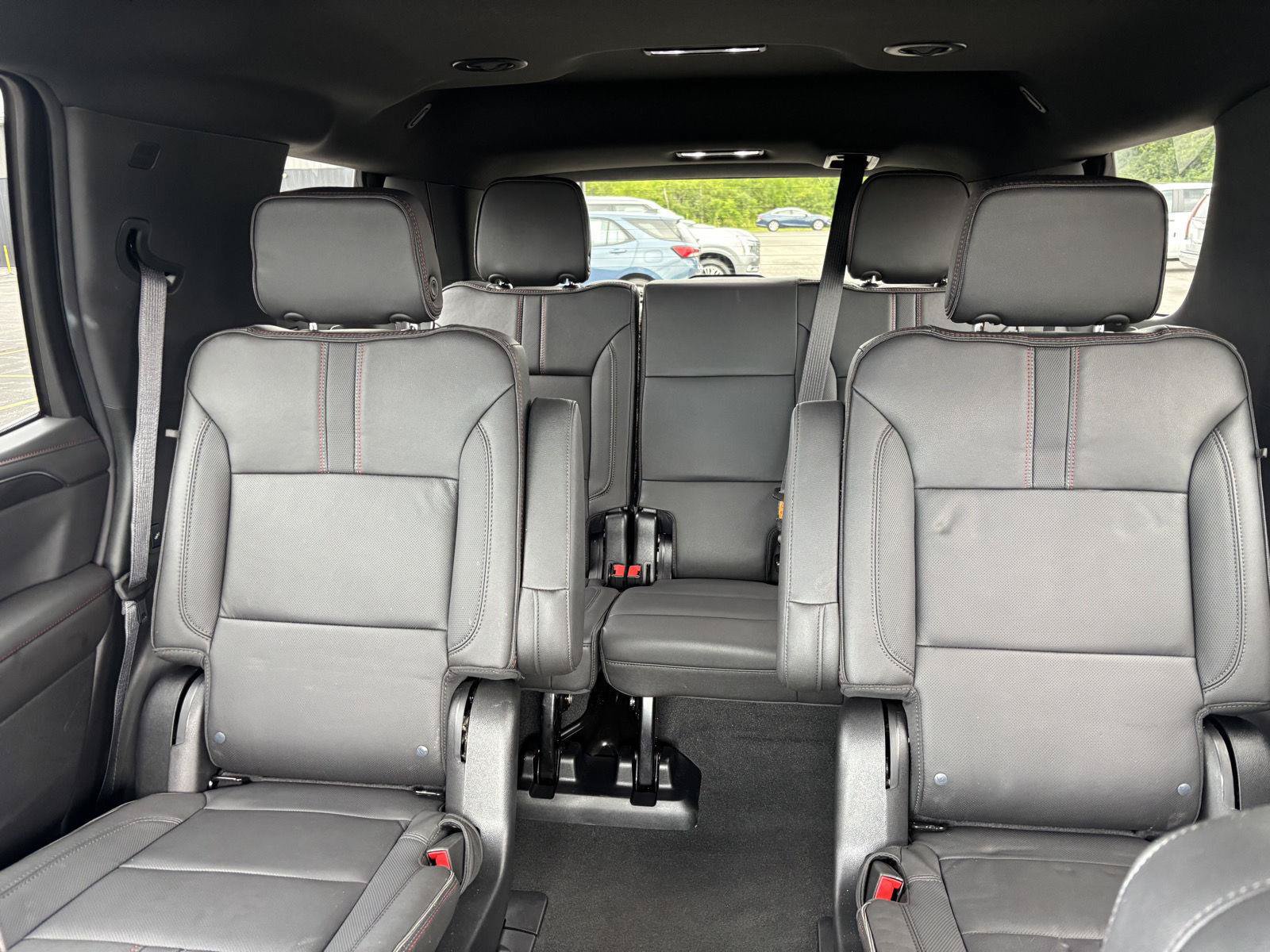 Used 2024 Chevrolet Tahoe RST w/ Luxury Package AWD/4WD image 19