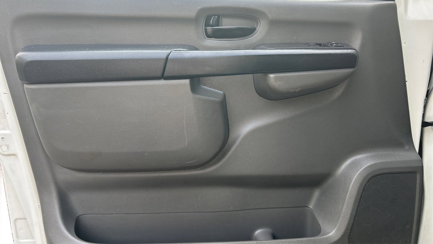 Used 2016 Nissan NV 2500 SV w/ Technology Package image 32