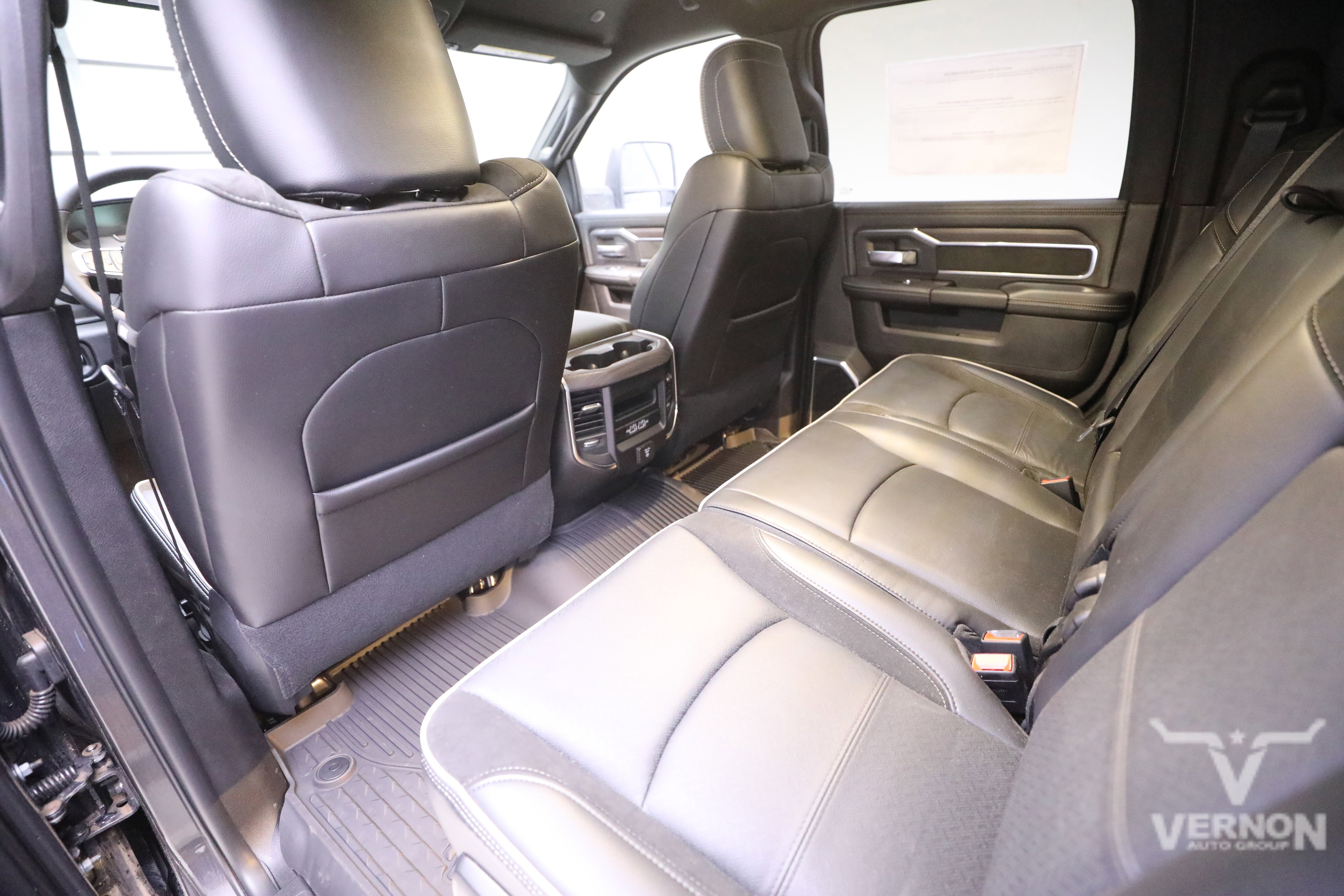 New 2025 RAM 3500 Laramie image 9