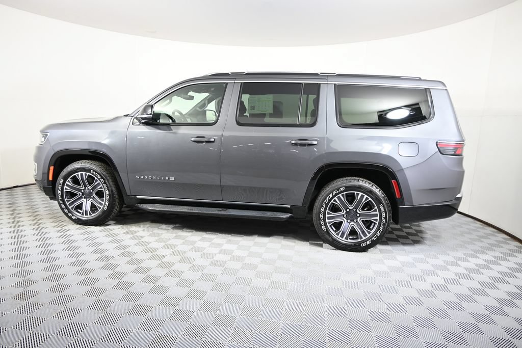 Used 2024 Jeep Wagoneer Series II w/ Flexible Seating Group AWD/4WD image 3