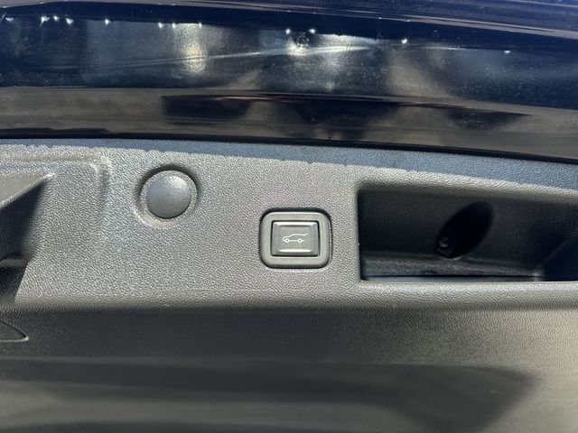 Used 2022 Chevrolet Equinox RS w/ RS Leather Package image 13