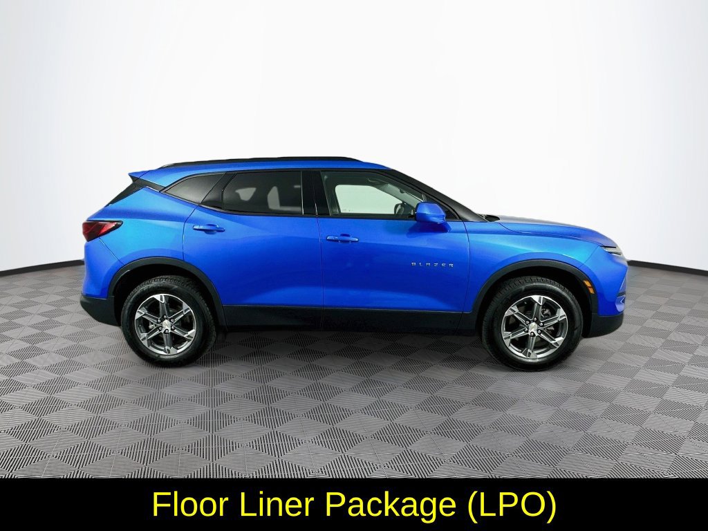 Used 2024 Chevrolet Blazer LT w/ Convenience Package FWD image 11