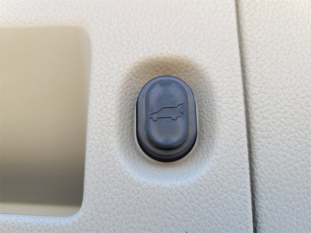 Used 2018 GMC Yukon Denali image 9