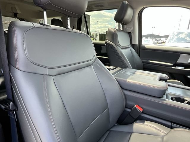 Used 2025 Ford Expedition Active AWD/4WD image 33