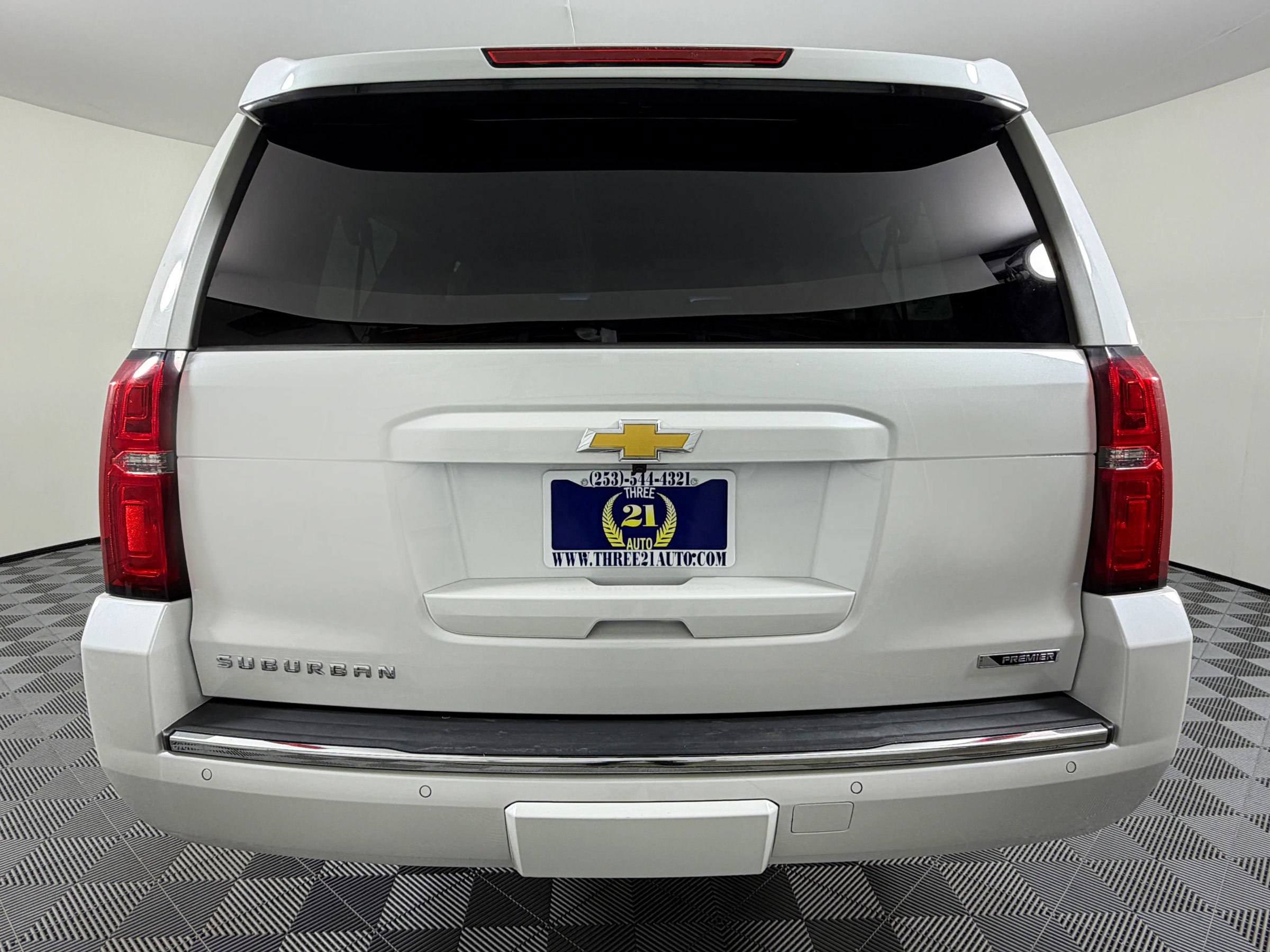 Used 2018 Chevrolet Suburban Premier AWD/4WD image 9