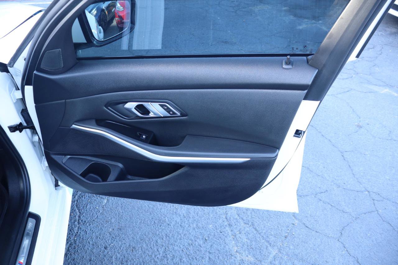 Used 2019 BMW 330i Sedan w/ M Sport Package RWD image 37