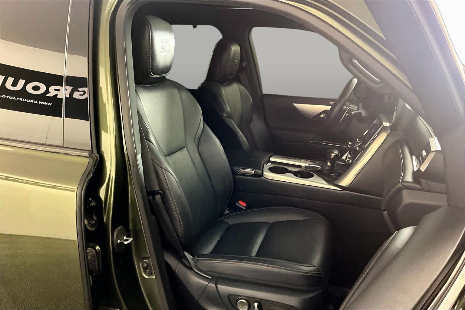 Used 2023 Lexus LX 600 F Sport w/ Accessory Package (Z1) AWD/4WD image 9