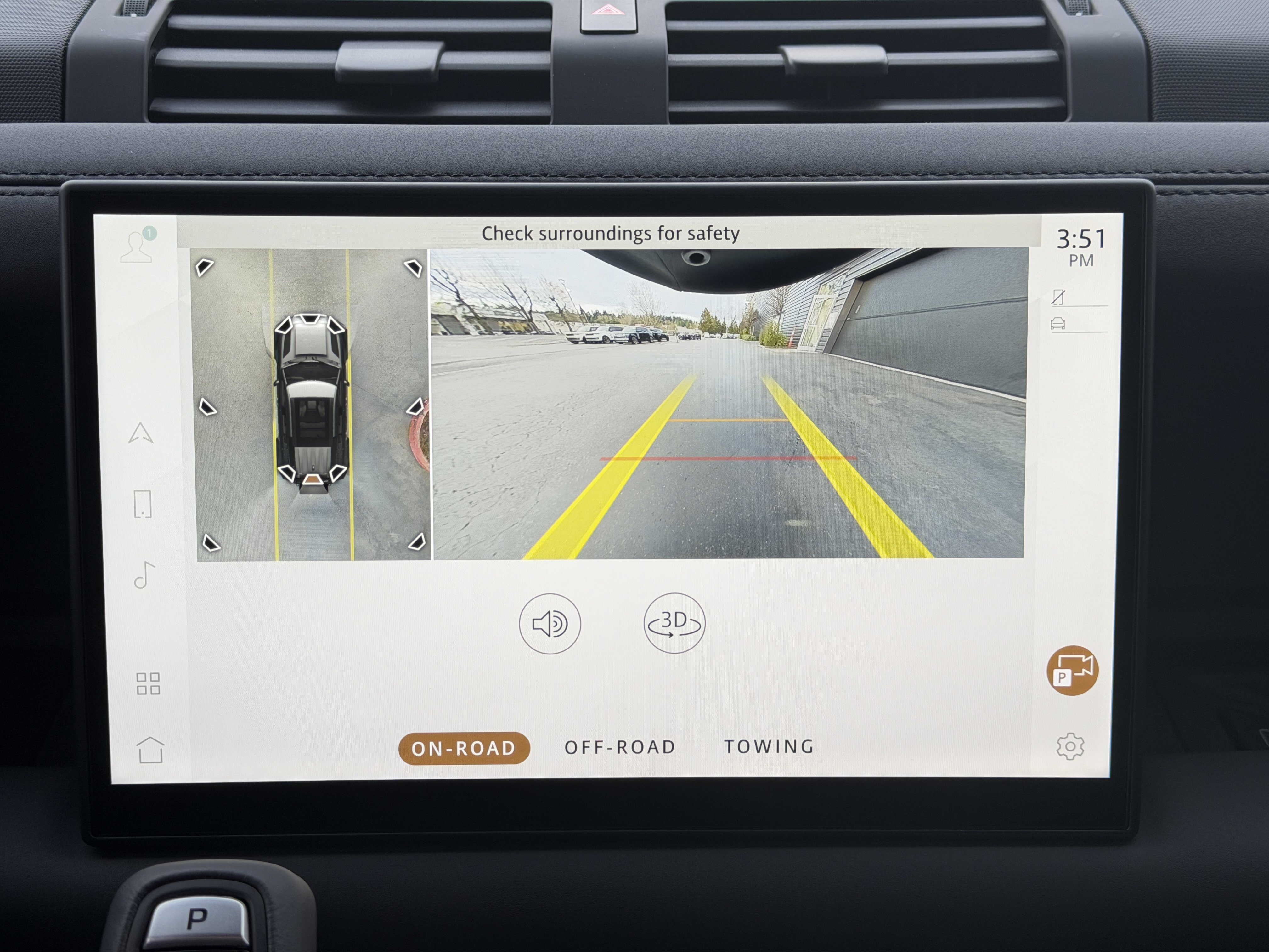 Certified 2025 Land Rover Defender 110 X-Dynamic SE image 24