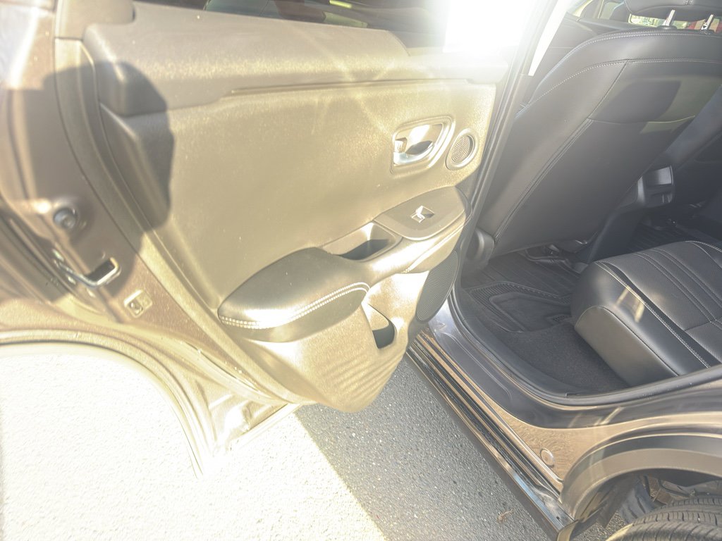 Used 2023 Honda HR-V EX-L image 9