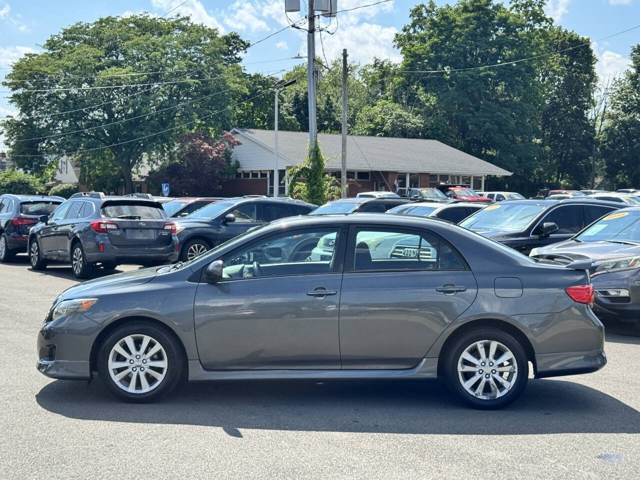 Used 2010 Toyota Corolla CE FWD image 4