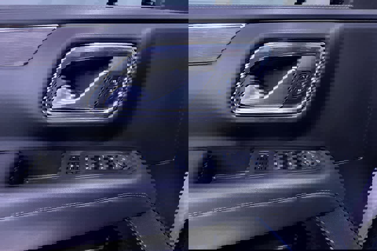 Used 2022 Chevrolet Tahoe LT w/ LT Signature Plus Package image 12