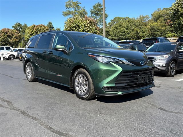 Used 2022 Toyota Sienna LE