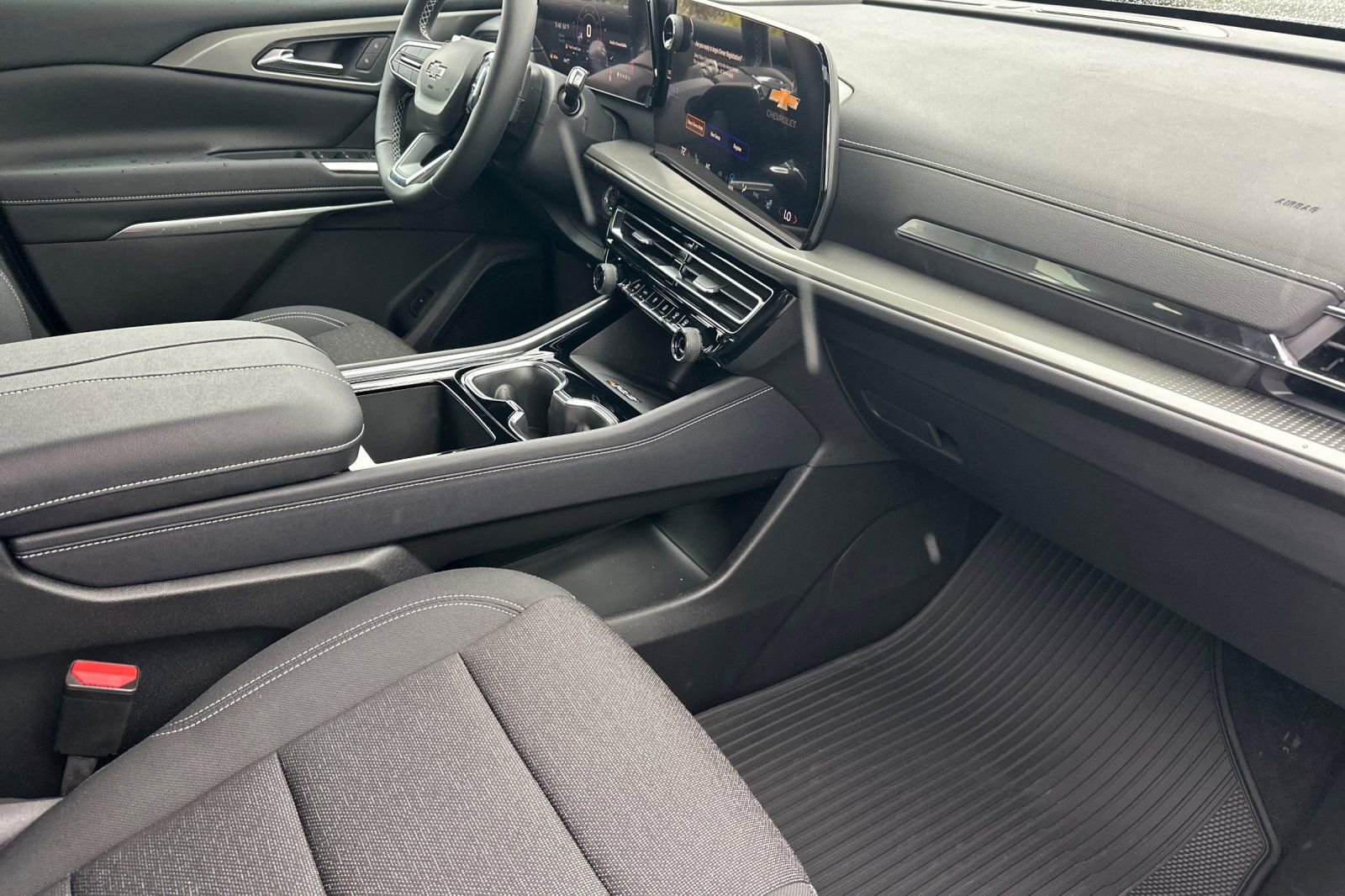 New 2026 Chevrolet Traverse LT w/ Midnight/Sport Edition AWD/4WD image 18