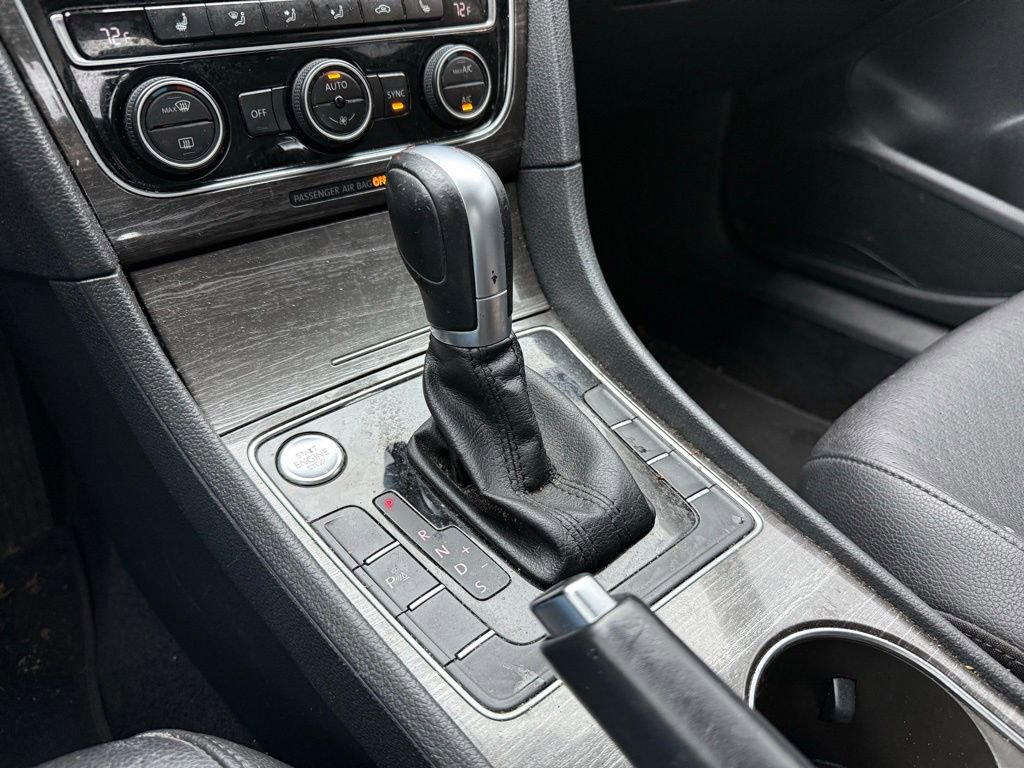 Used 2018 Volkswagen Passat 2.0T SE image 10