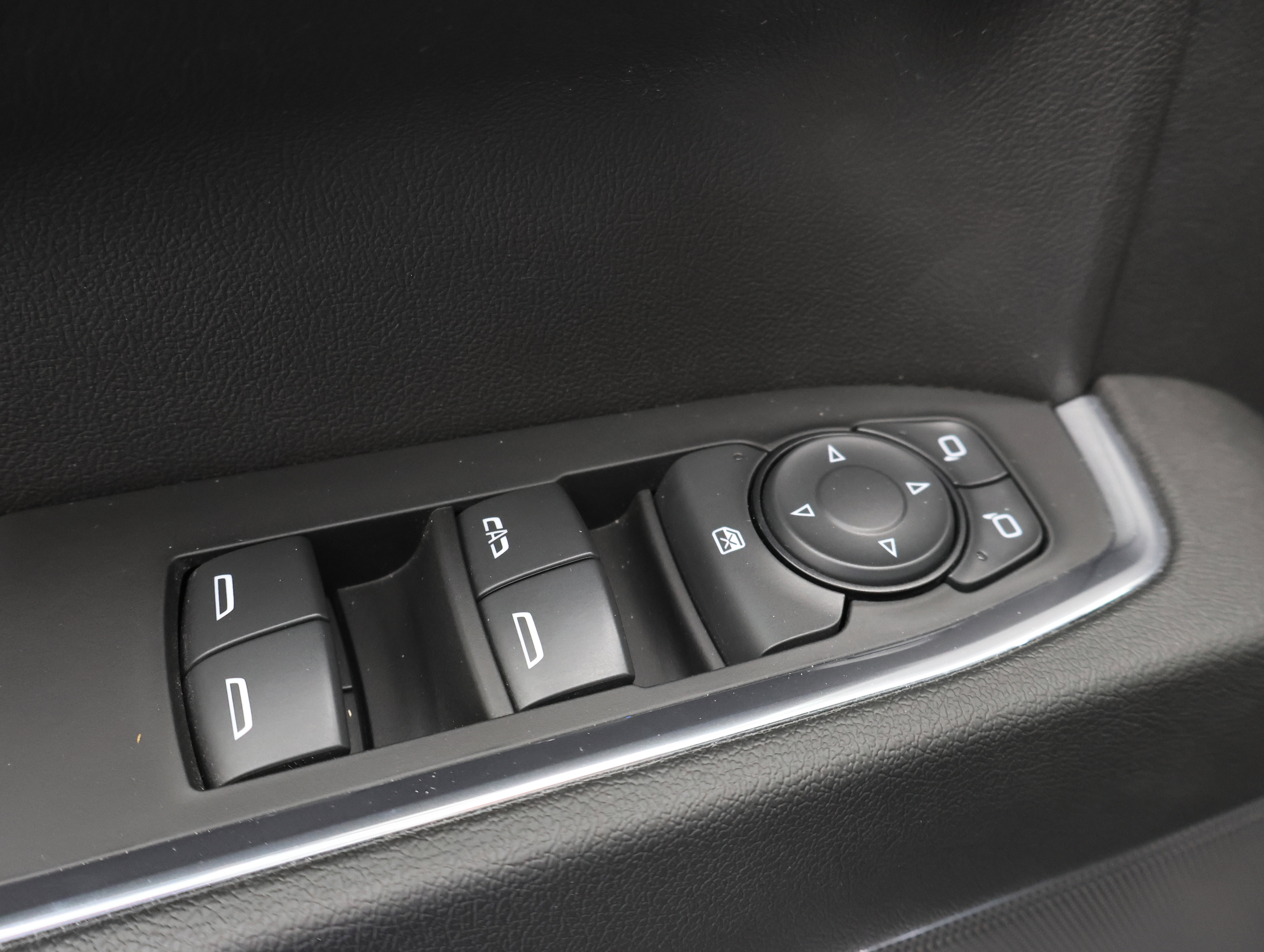 Used 2024 Chevrolet Silverado 1500 RST AWD/4WD image 40