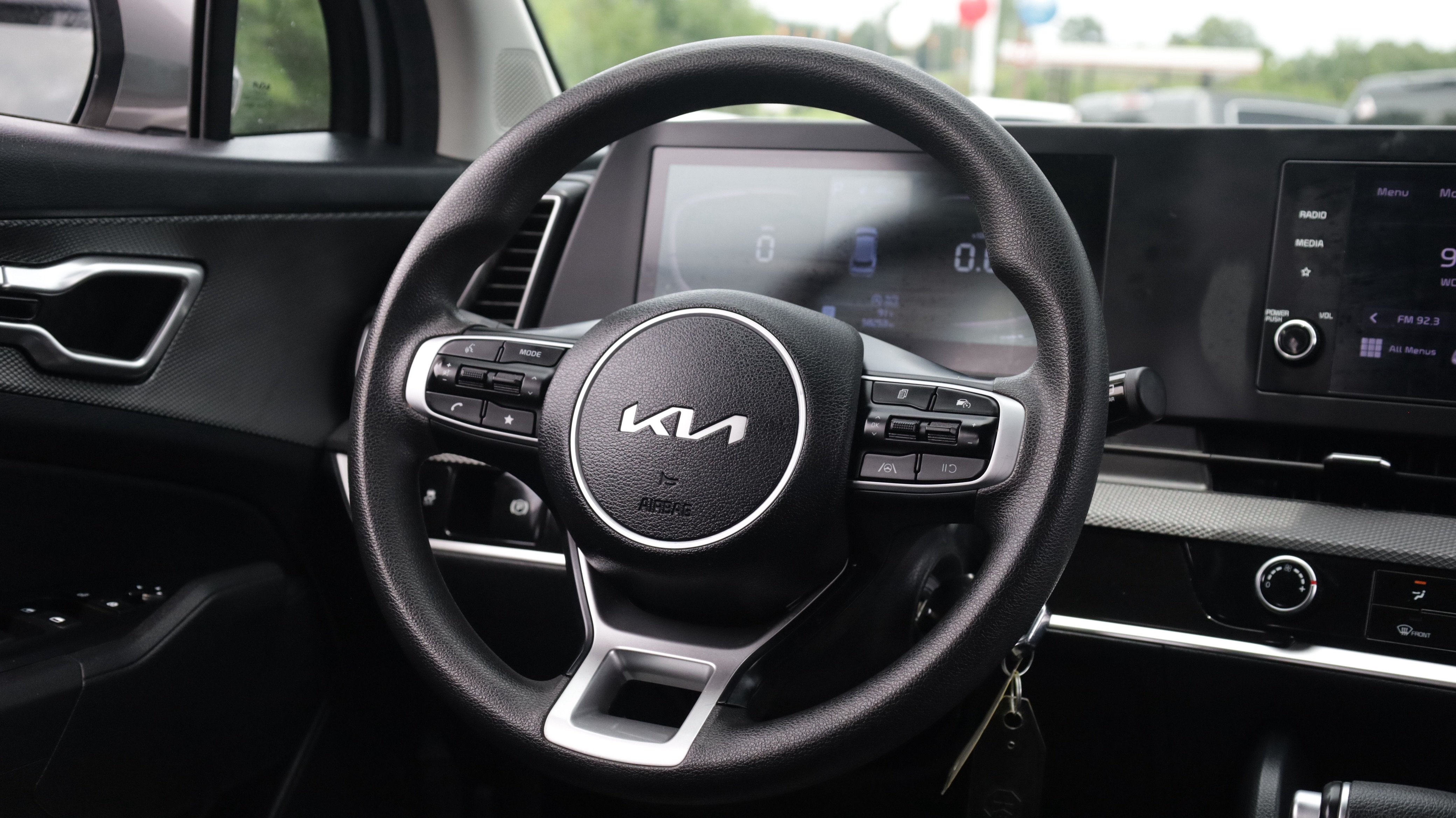 Used 2024 Kia Sportage LX FWD image 7