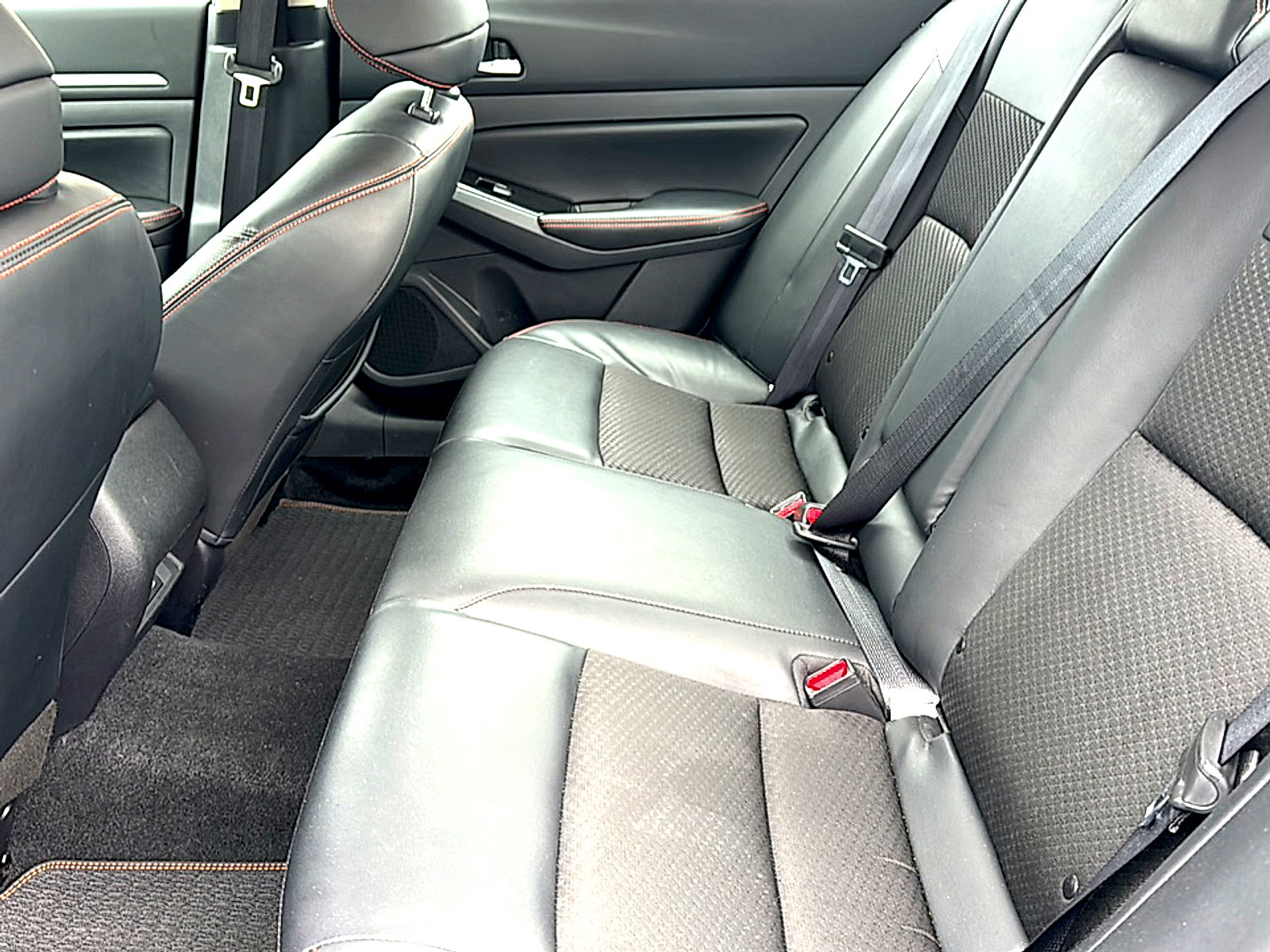 Used 2024 Nissan Altima 2.5 SR image 18