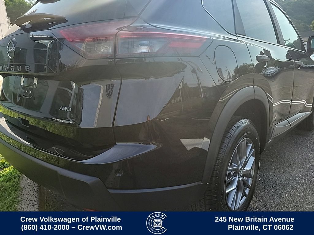 Used 2024 Nissan Rogue S AWD/4WD image 31
