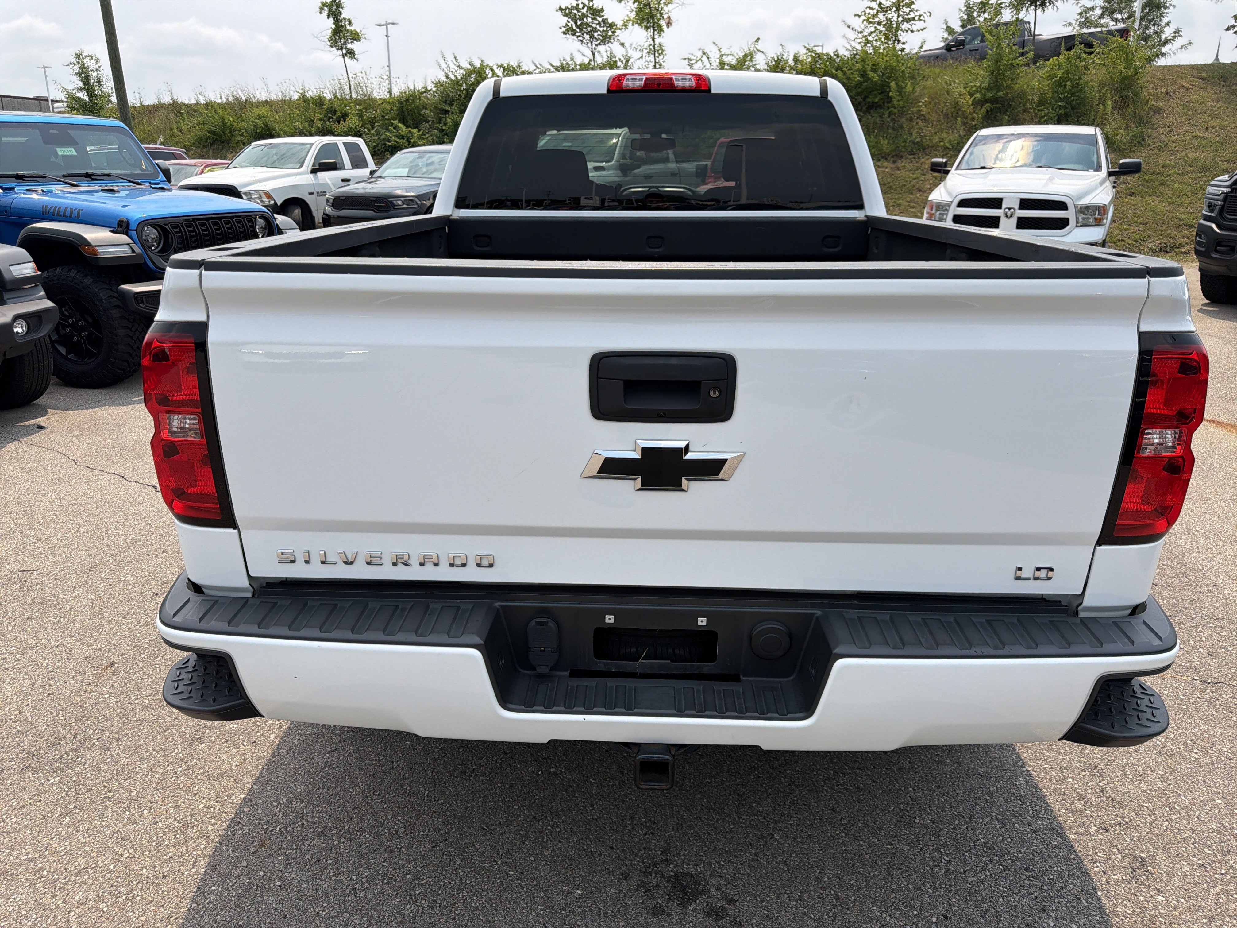 Used 2019 Chevrolet Silverado 1500 LT w/ All Star Edition AWD/4WD image 10