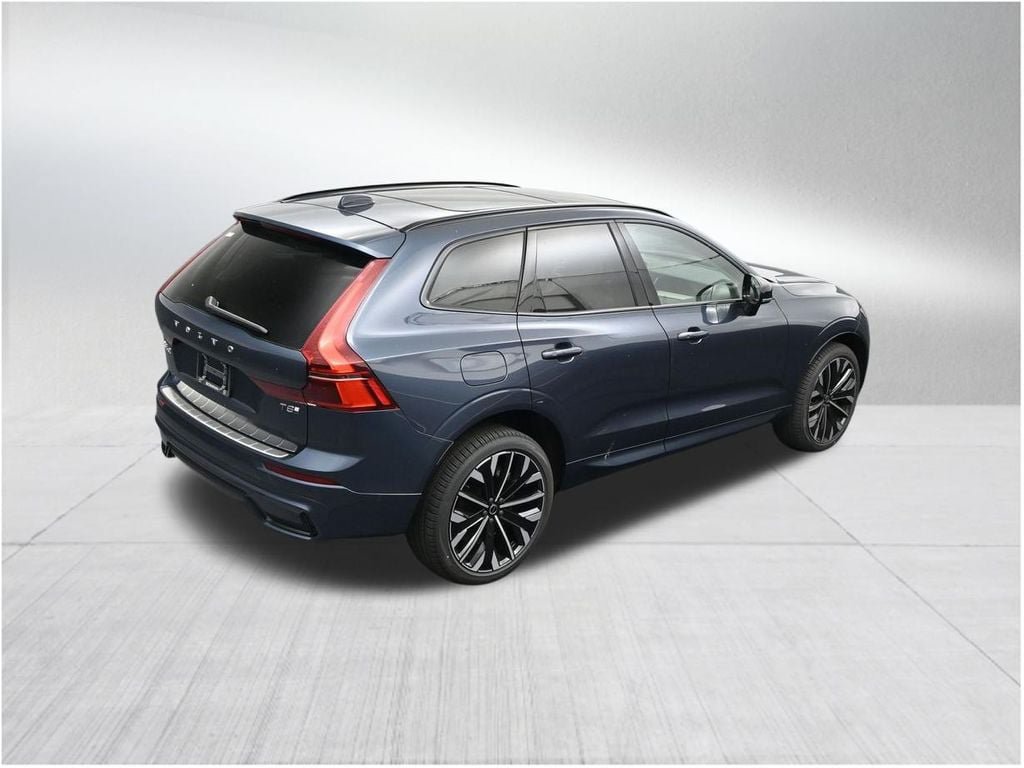 New 2026 Volvo XC60 T8 Ultra w/ Protection Package Premier AWD/4WD image 17