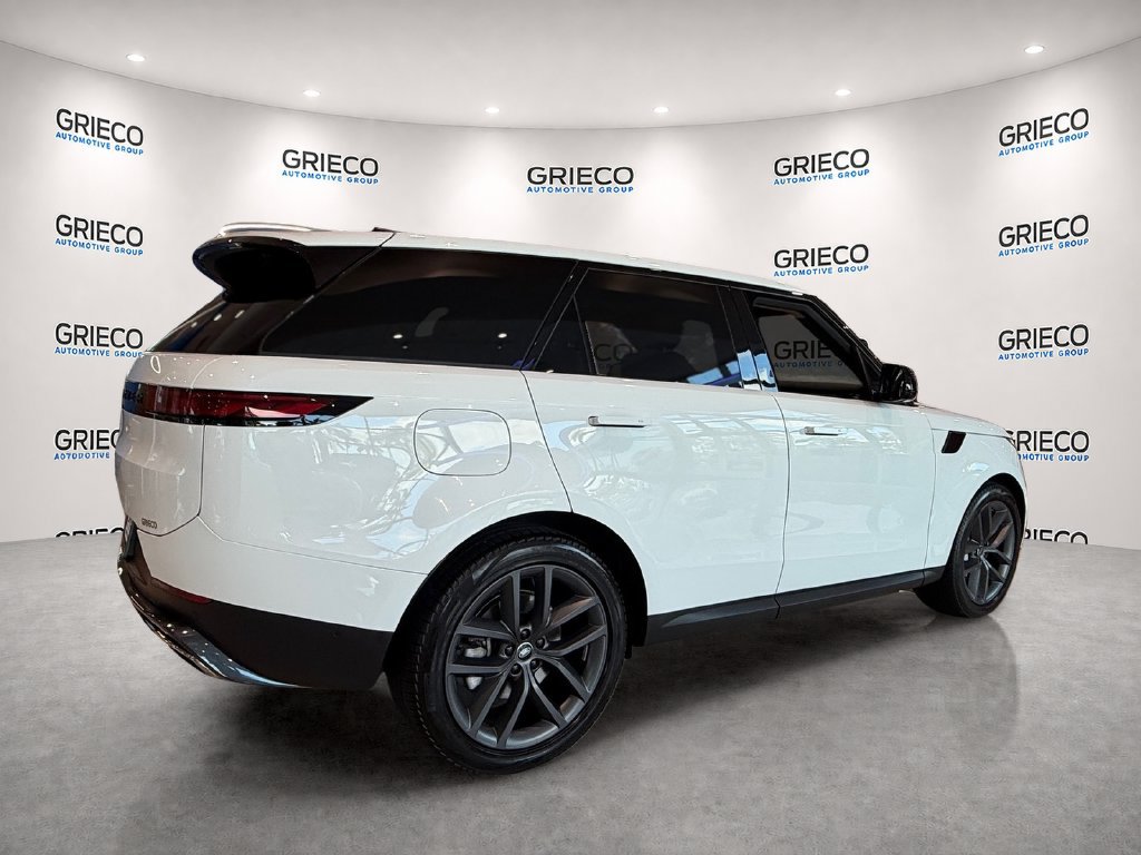 Used 2024 Land Rover Range Rover Sport SE AWD/4WD image 7