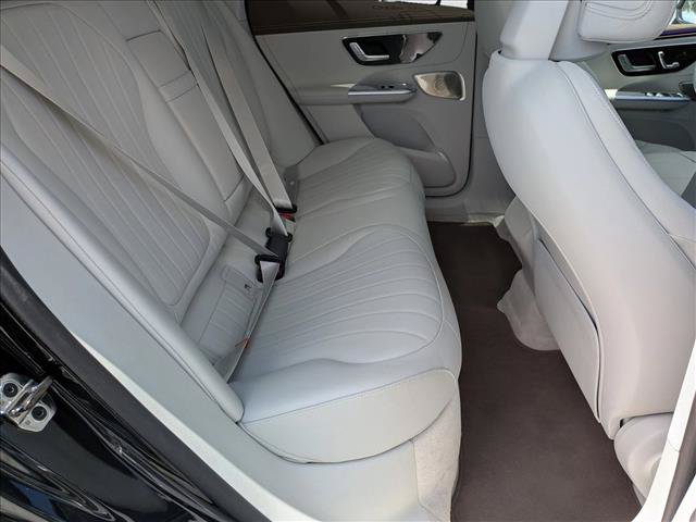 Used 2023 Mercedes-Benz EQE 500 4MATIC SUV w/ Exclusive Trim Package image 17
