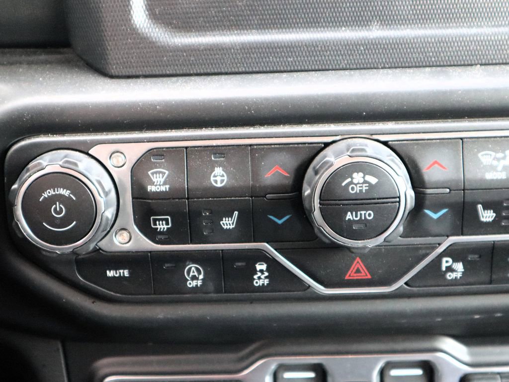 Used 2020 Jeep Wrangler Unlimited Sahara w/ LED Lighting Group image 16