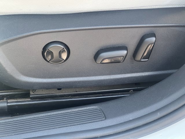 Used 2022 Volkswagen Jetta SE image 16