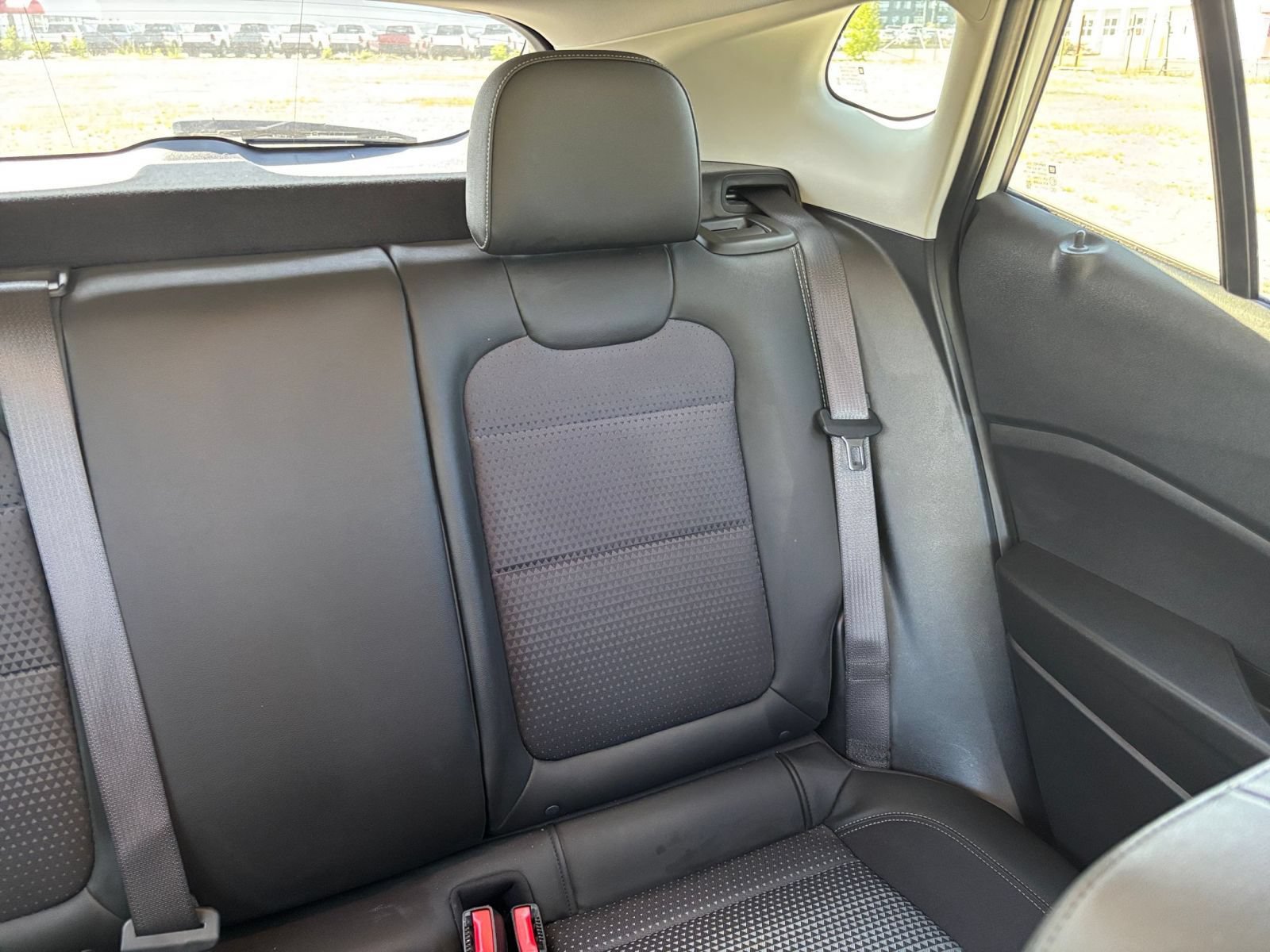 Used 2025 Chevrolet Trax LT FWD image 29