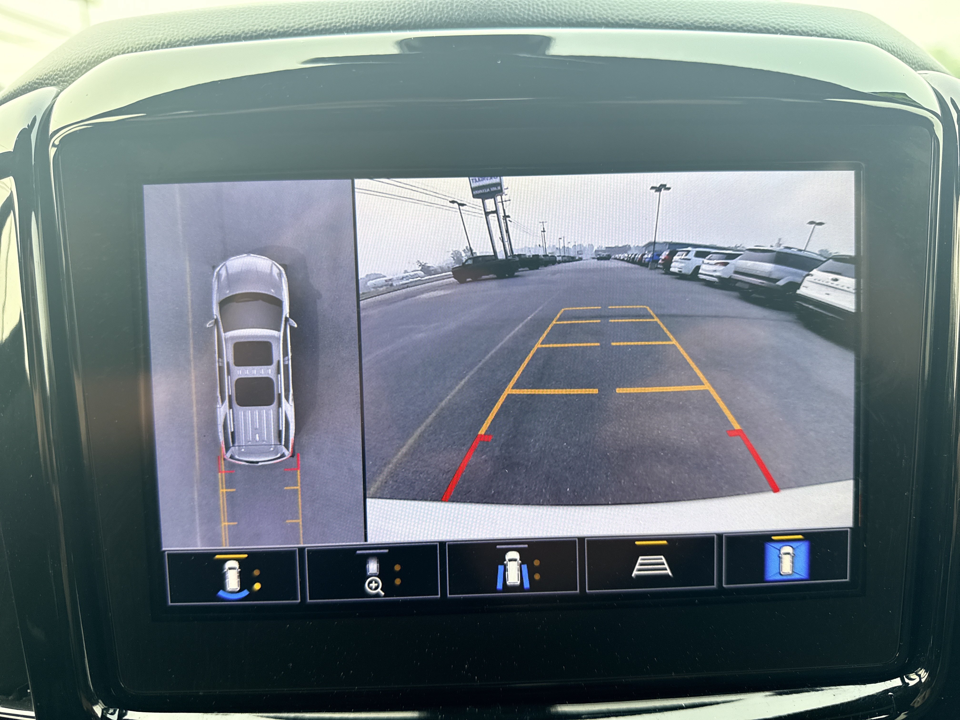 Used 2023 Chevrolet Traverse RS AWD/4WD image 29
