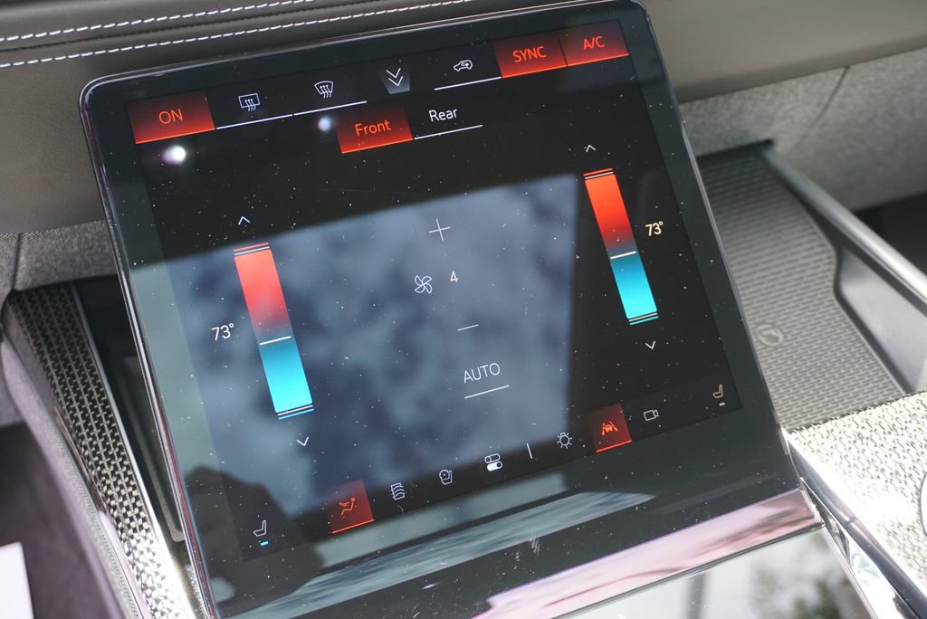 Used 2025 Cadillac Escalade ESV V image 32