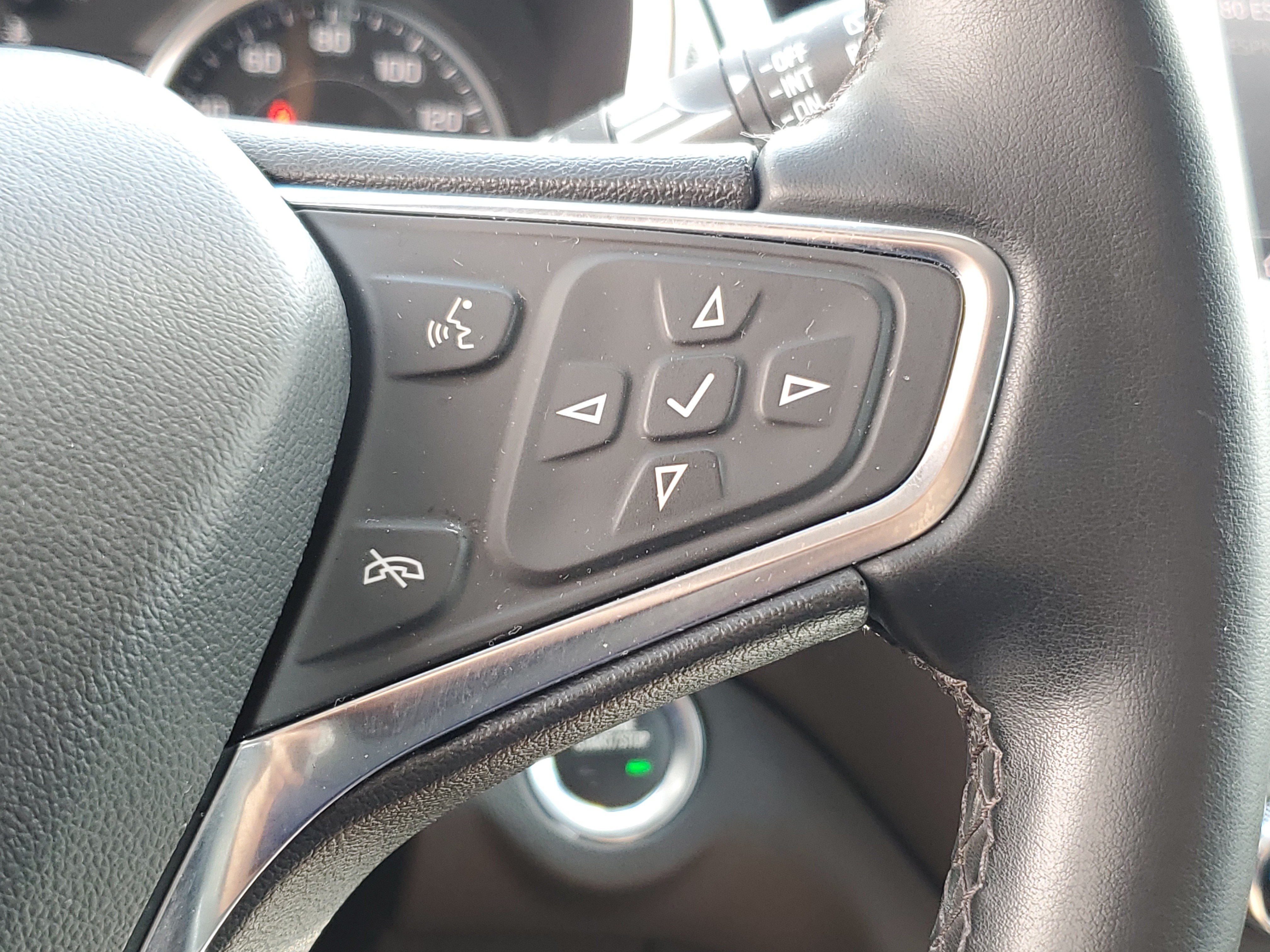 Used 2024 Chevrolet Equinox LT w/ LPO, Cargo Package FWD image 25