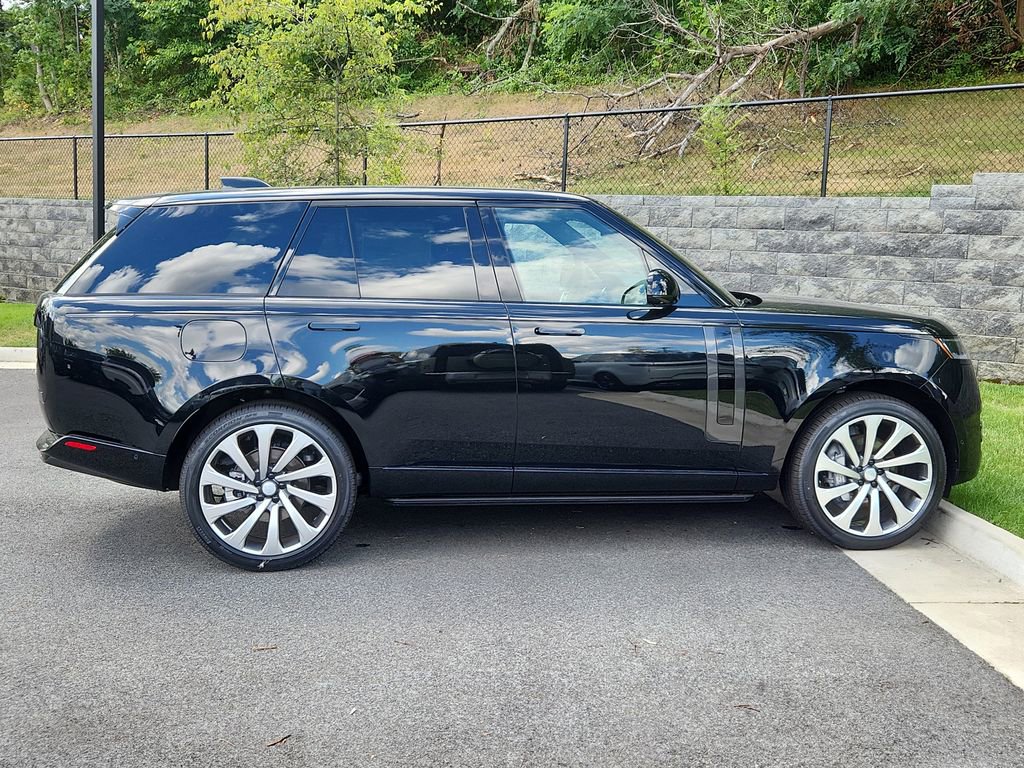 New 2025 Land Rover Range Rover SE AWD/4WD image 11