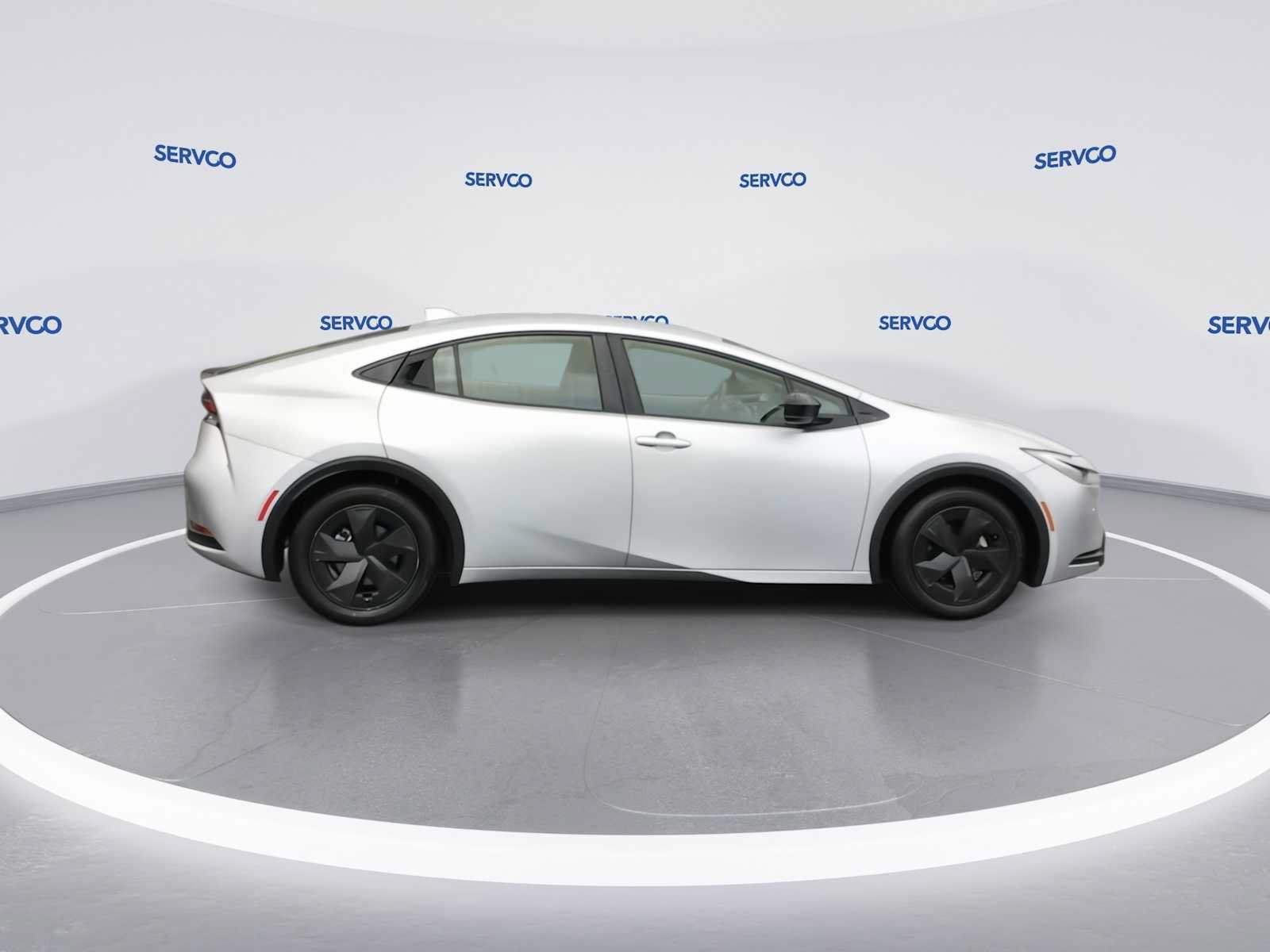 Used 2024 Toyota Prius LE FWD image 9