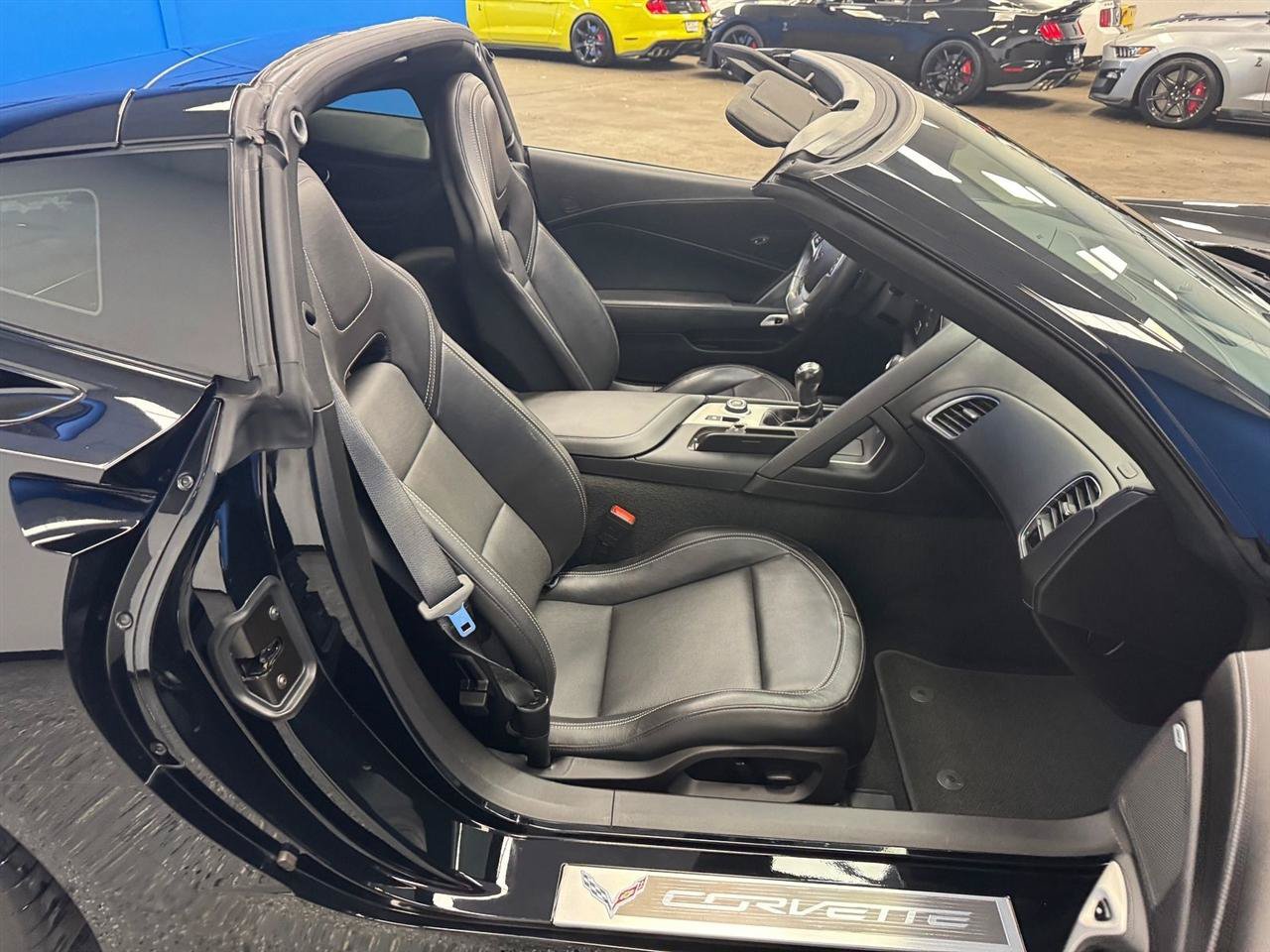 Used 2019 Chevrolet Corvette Stingray Coupe w/ 1LT RWD image 20