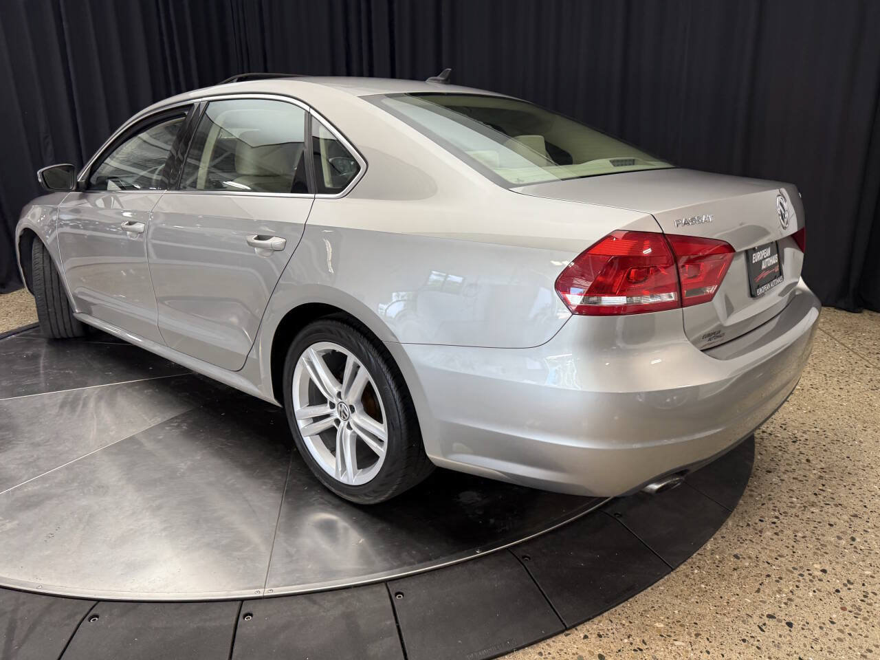 Used 2014 Volkswagen Passat 1.8T SE FWD image 10