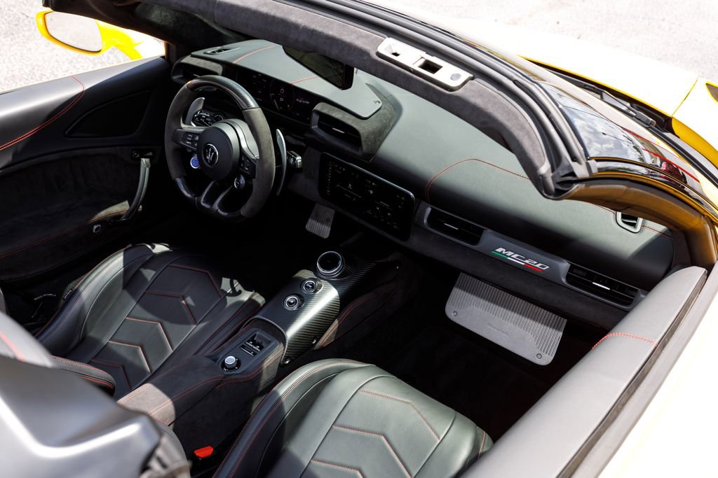 Used 2023 Maserati MC20 Spyder RWD image 15