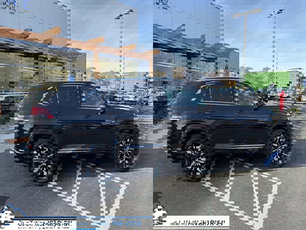 Used 2024 Volkswagen Atlas Cross Sport SEL Premium R-Line image 12