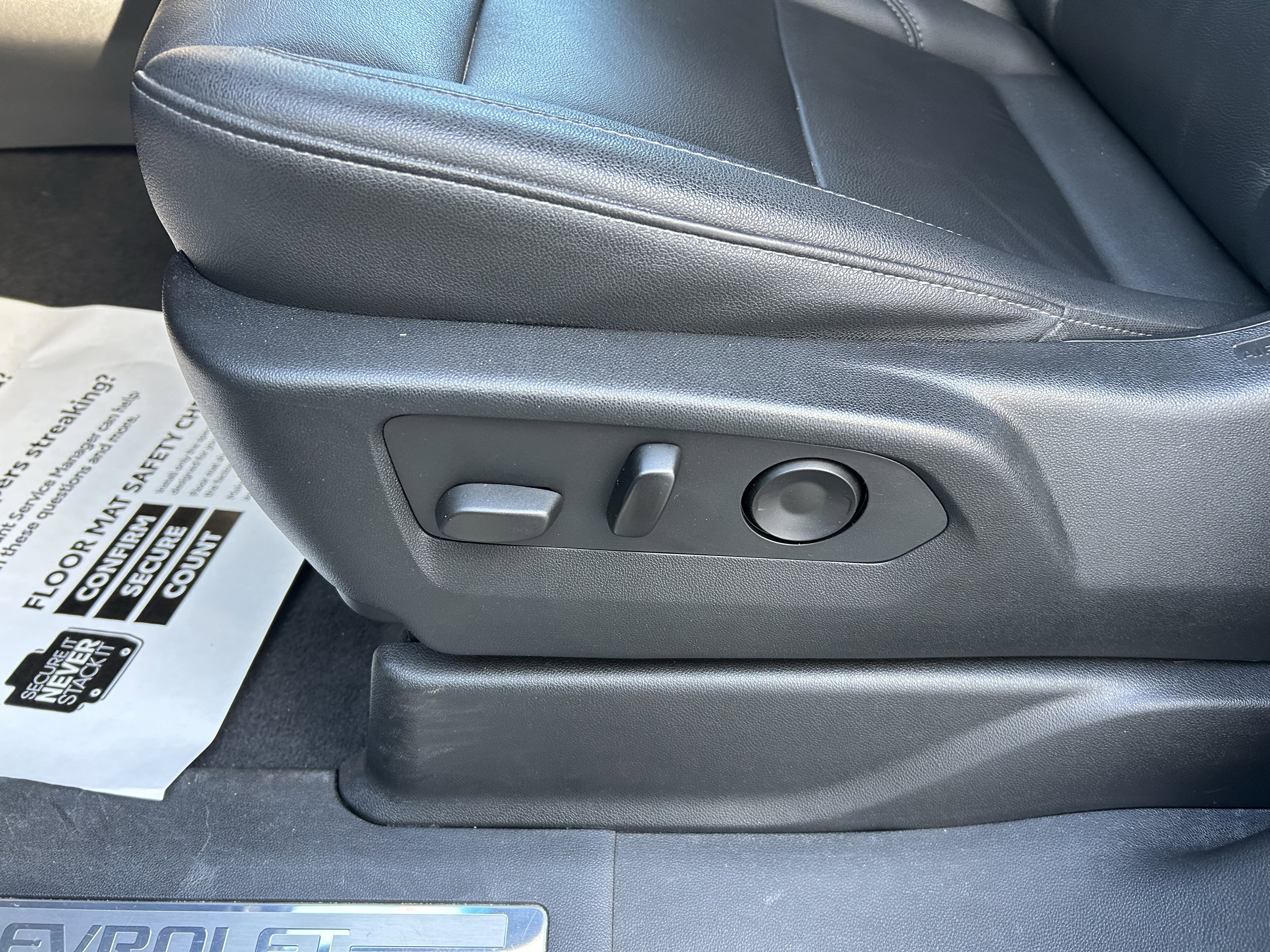 Used 2022 Chevrolet Tahoe Z71 w/ Luxury Package image 20