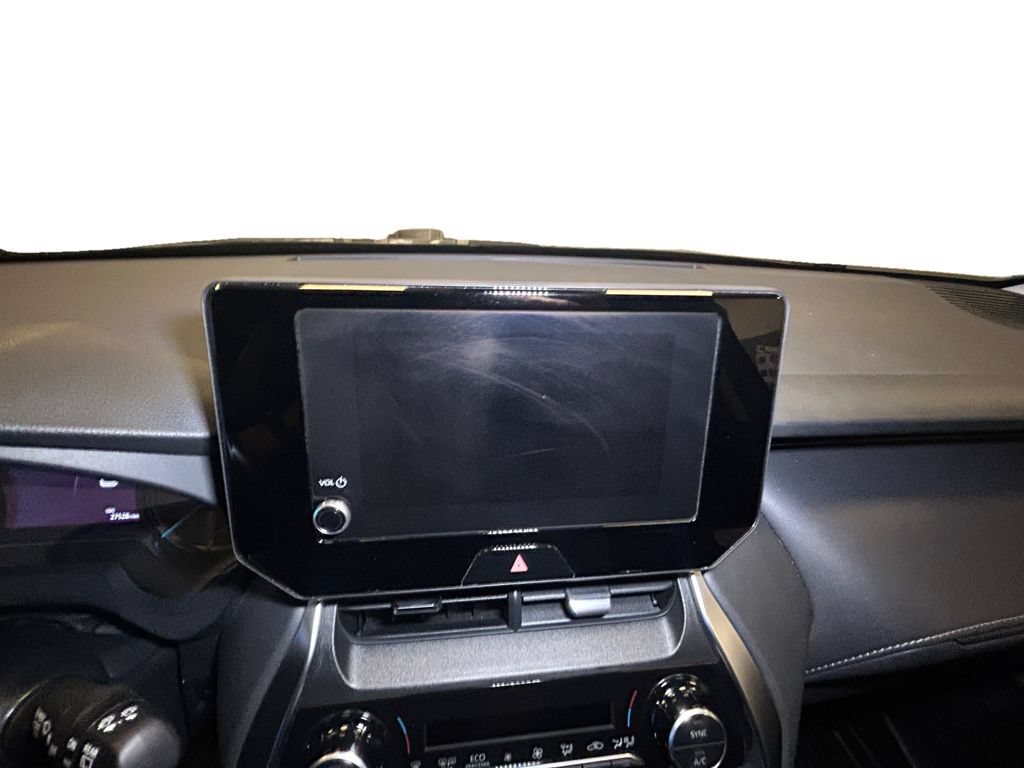 Used 2024 Toyota Venza LE AWD/4WD image 10