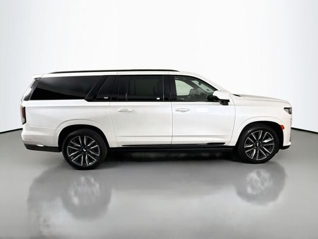 Used 2024 Cadillac Escalade ESV Sport Platinum AWD/4WD image 9