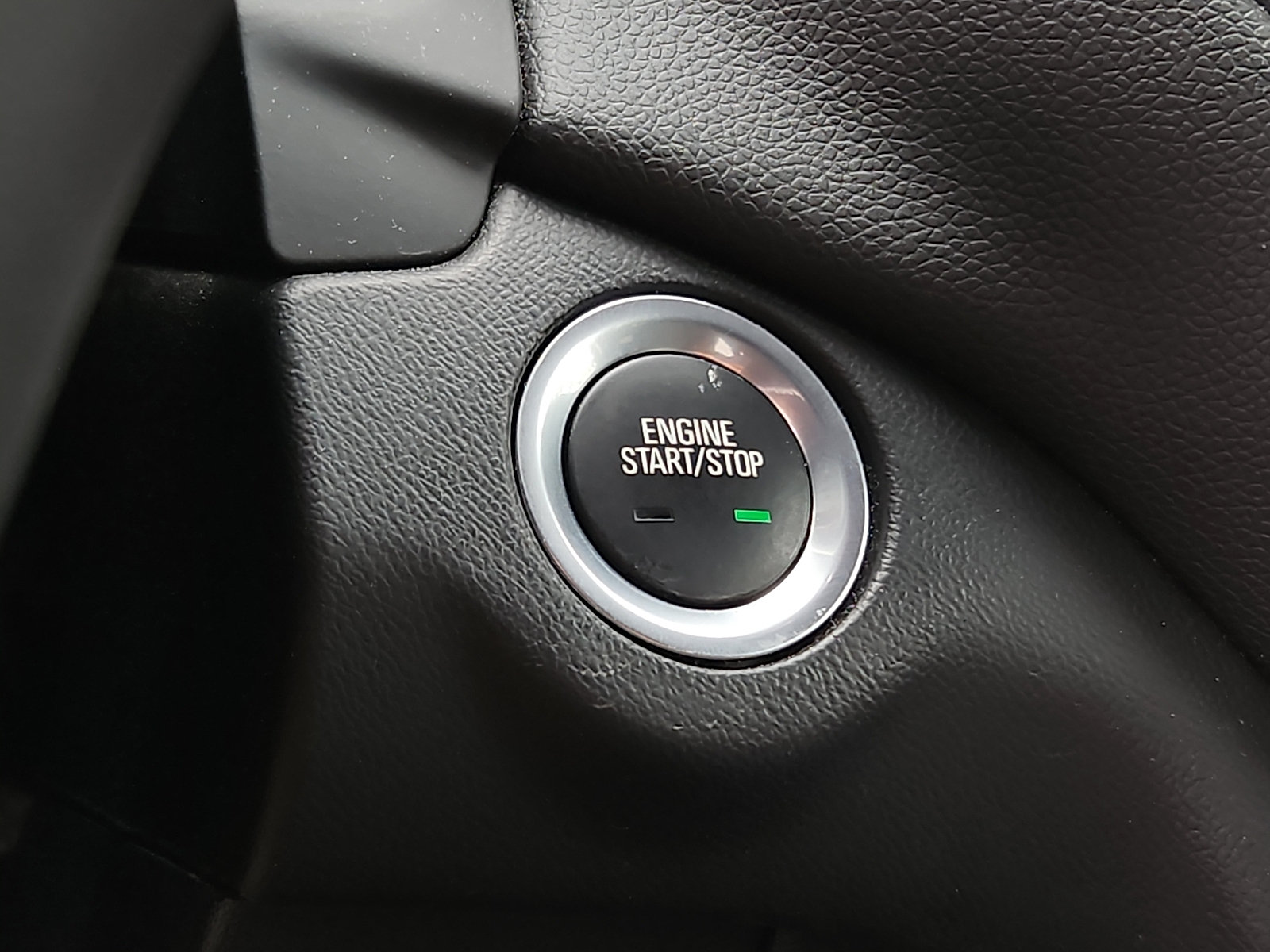 Used 2020 Chevrolet Equinox LT FWD image 22