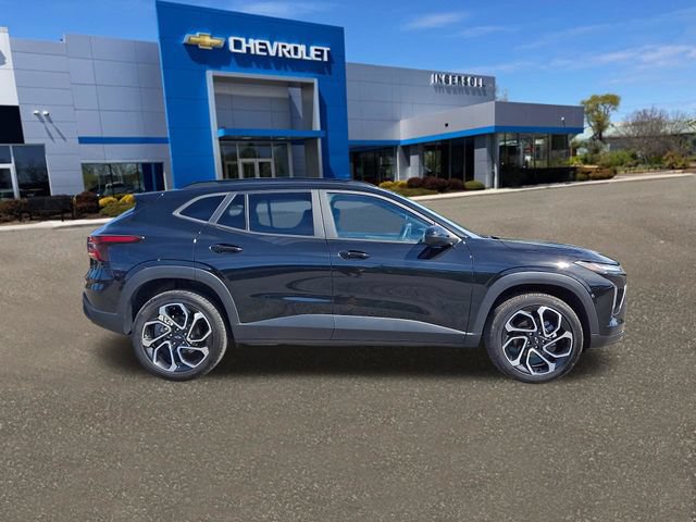 Used 2025 Chevrolet Trax RS w/ Driver Confidence Package FWD image 28