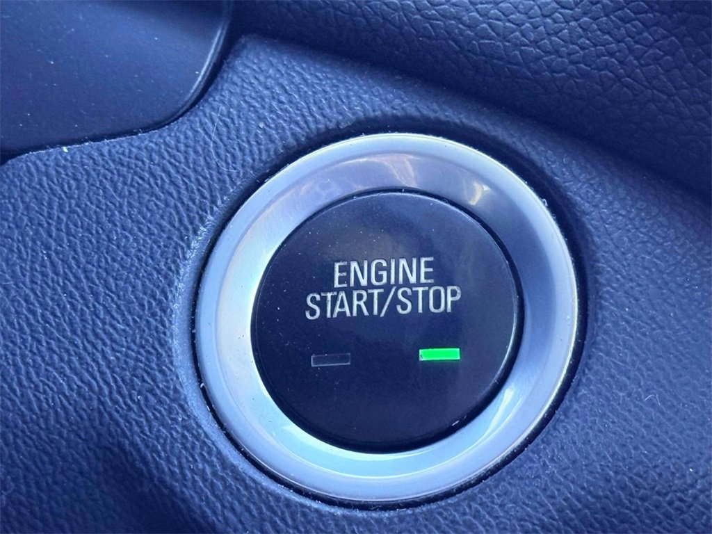 Used 2019 Chevrolet Equinox LT w/ Driver Convenience Package image 19