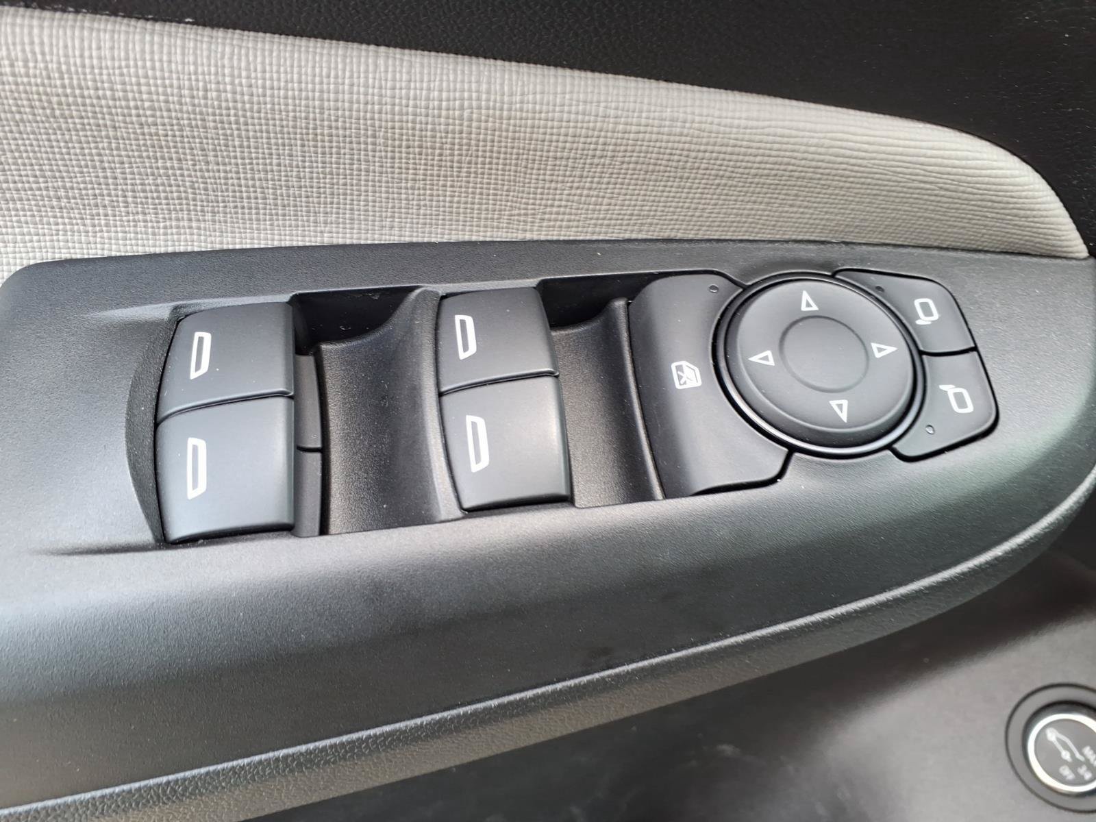 Used 2025 Buick Envista Avenir FWD image 40